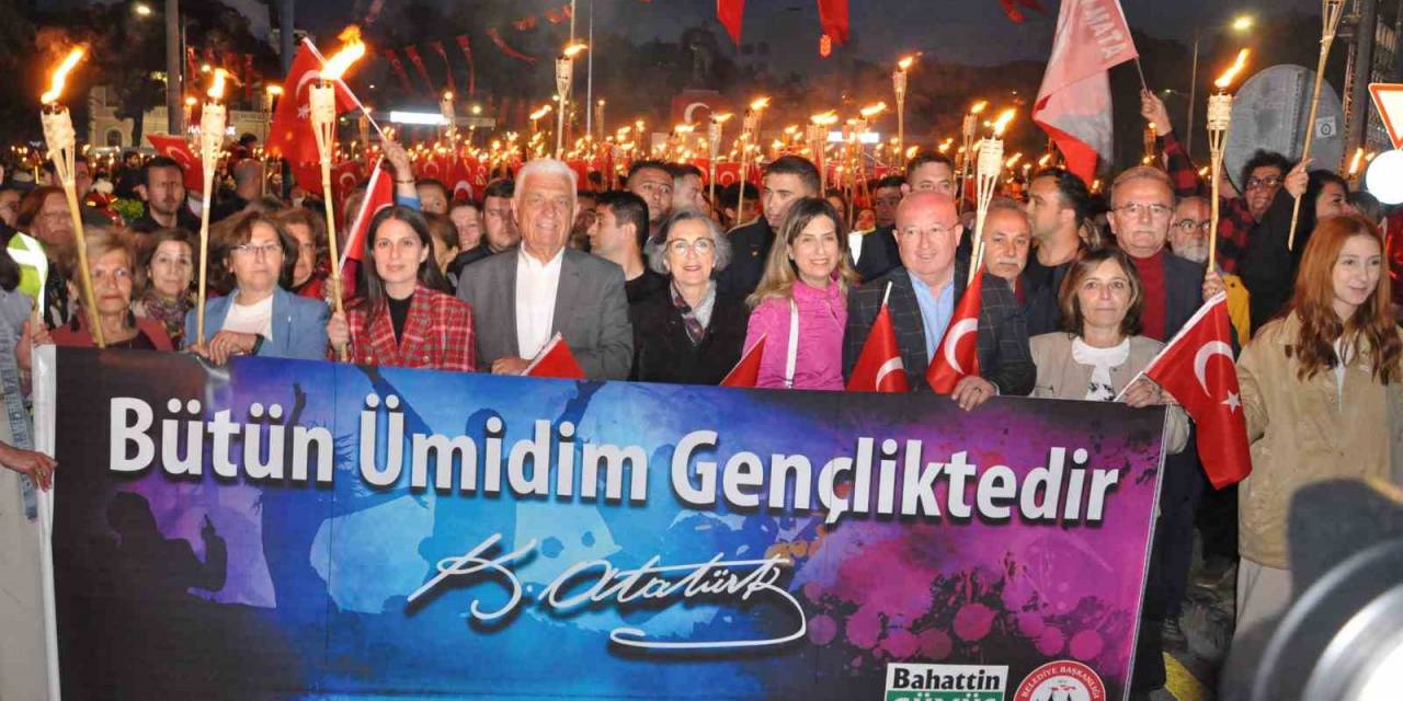 Menteşe’de 19 Mayıs Coşkusu Gece De Sürdü