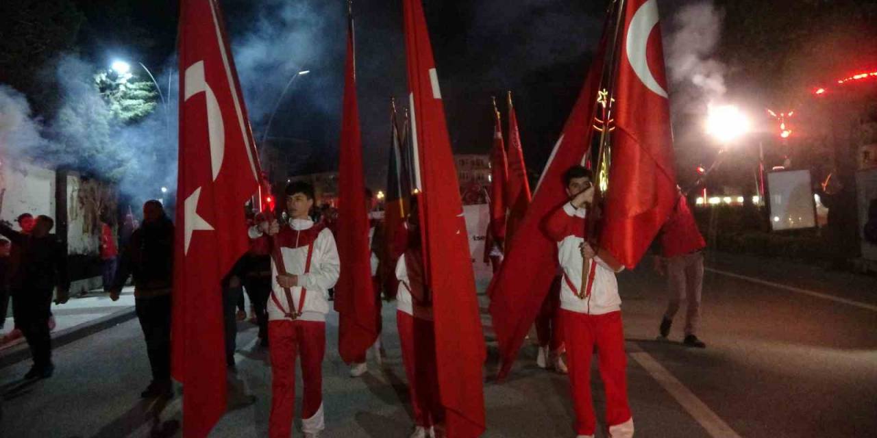 Uşak’ta “fener Alayı” Yürüyüşü Gerçekleşti