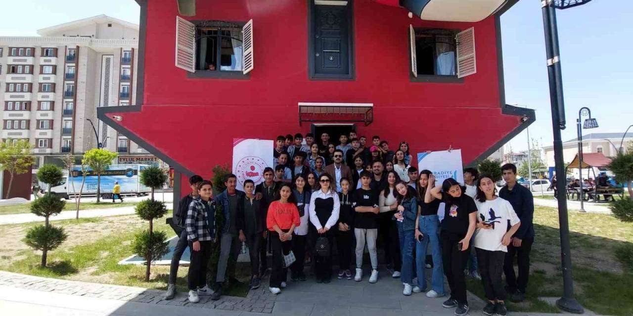 Muradiyeli Öğrenciler Van Müzesini Gezdi