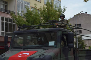 Trabzon’da Askerler Slogan Atarak Yürüdü