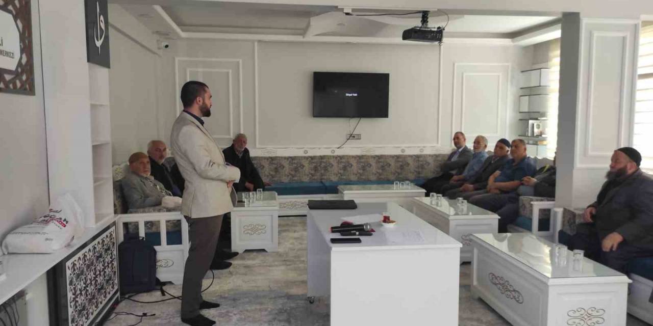 Türkeli’de Hacı Adaylarına Eğitim