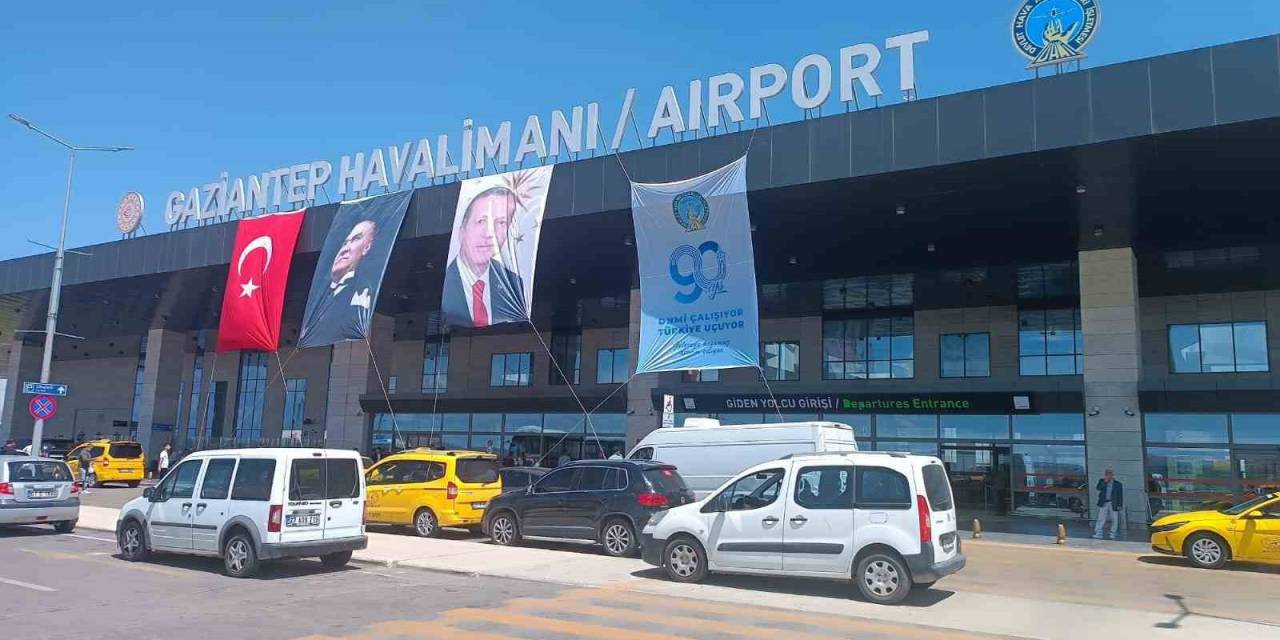 Gaziantep Hava Sahası Tanımlanamayan Cisim Nedeniyle Uçuşlara Kapatıldı