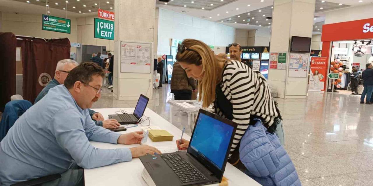 Sarp Sınır Kapısında Cumhurbaşkanlığı Seçimi İçin İkinci Tur Oy Kullanma İşlemleri Başladı