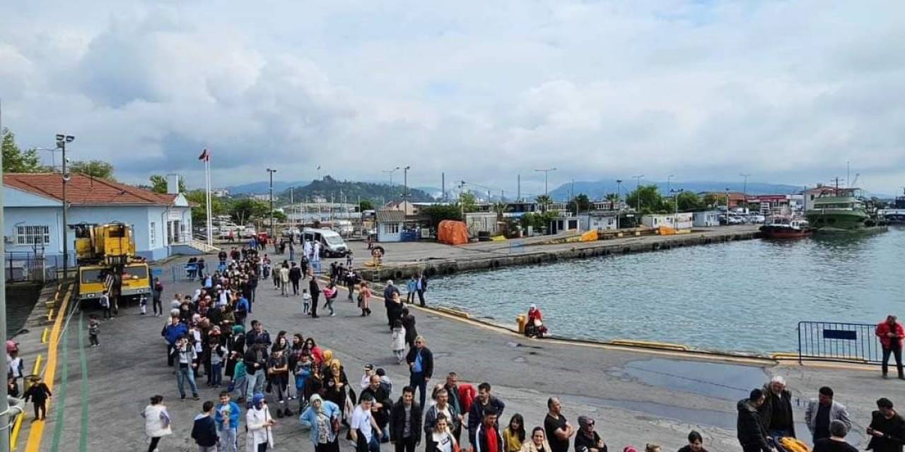 Tcg Nusret Müze Gemisi Ereğli’ye Demirledi
