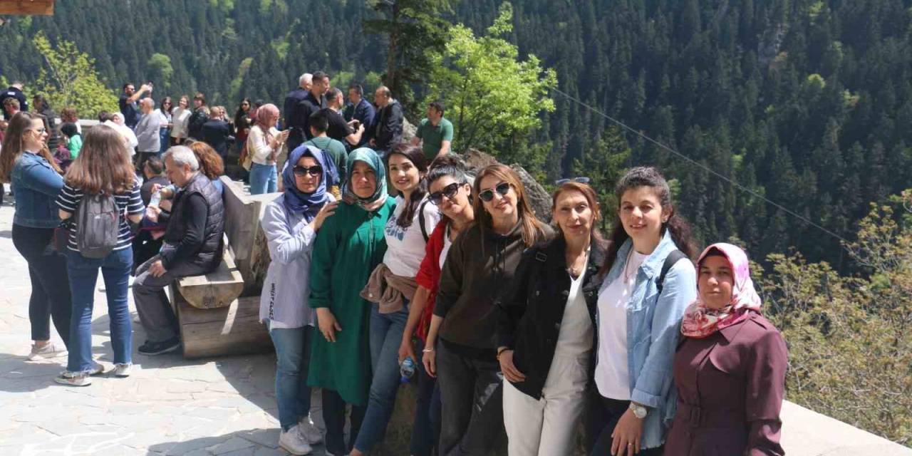 Şanlıurfa’daki Şehit Yakınlarına Karadeniz Turu