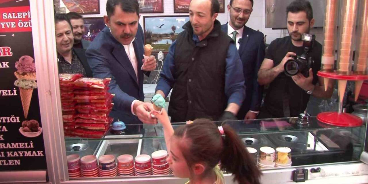 Bakan Kurum Tezgahın Başına Geçti, Vatandaşlara Dondurma İkram Etti