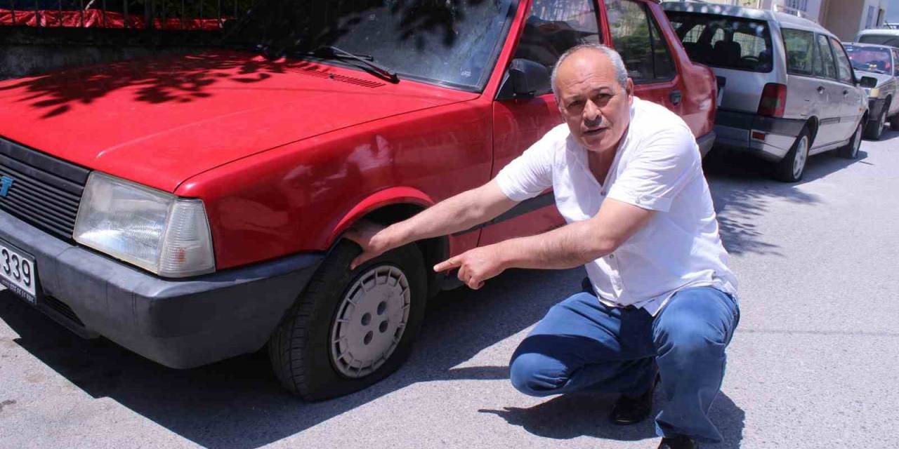 Kendisiyle Alay Edildi Diye 21 Aracın Lastiğini Kesmiş