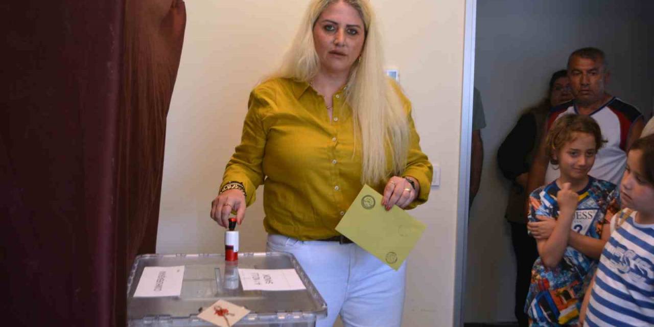 Ayvalık Deniz Hudut Kapısında İkinci Tur İçin Oy Verme İşlemi Başladı