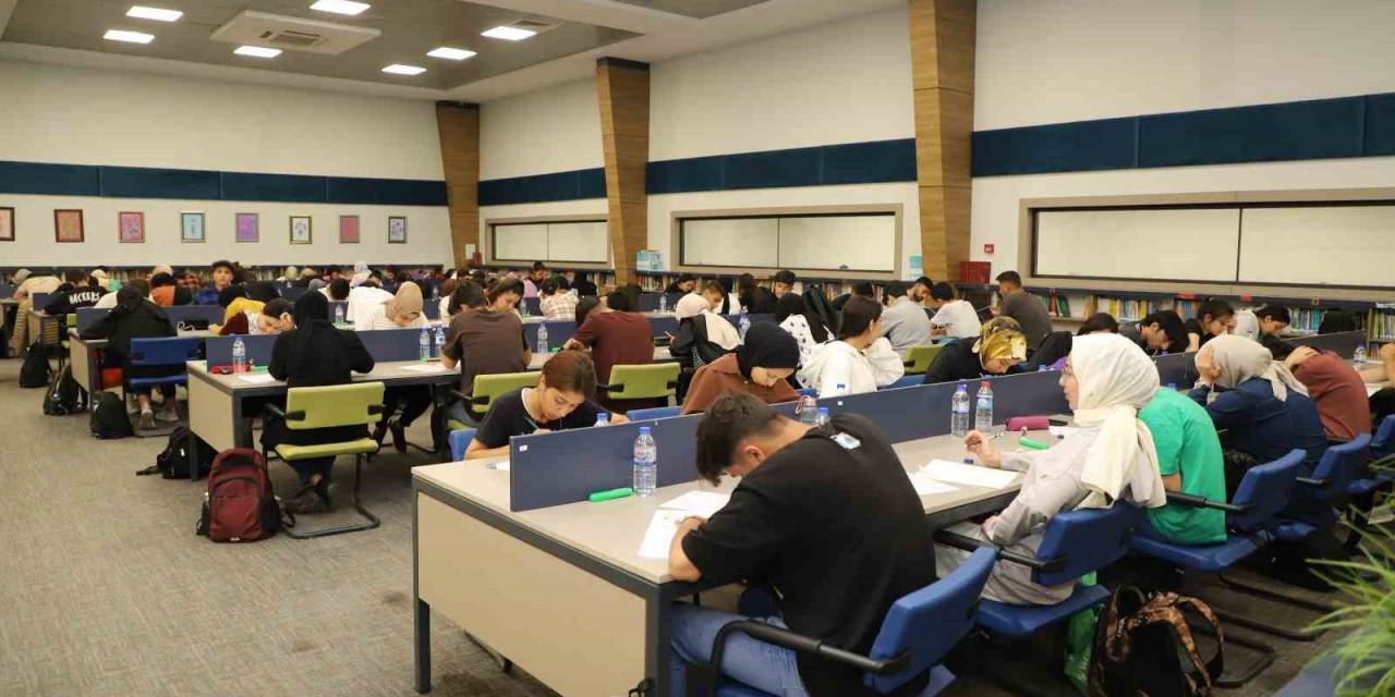 Ücretsiz Deneme Sınavına Binlerce Öğrenci Katıldı