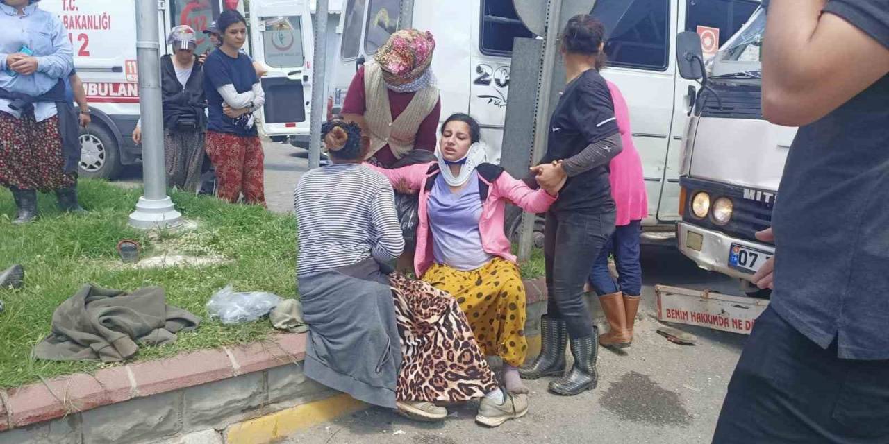 Tarım İşçilerine Taşıyan Minibüs İle Kamyonet Çarpıştı: 9 Yaralı