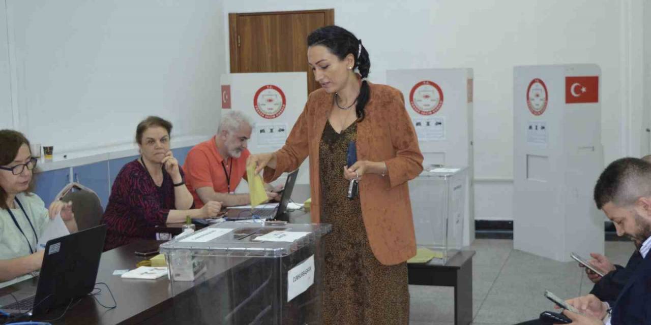 Irak’taki Türk Seçmenler 2. Tur İçin Sandık Başında