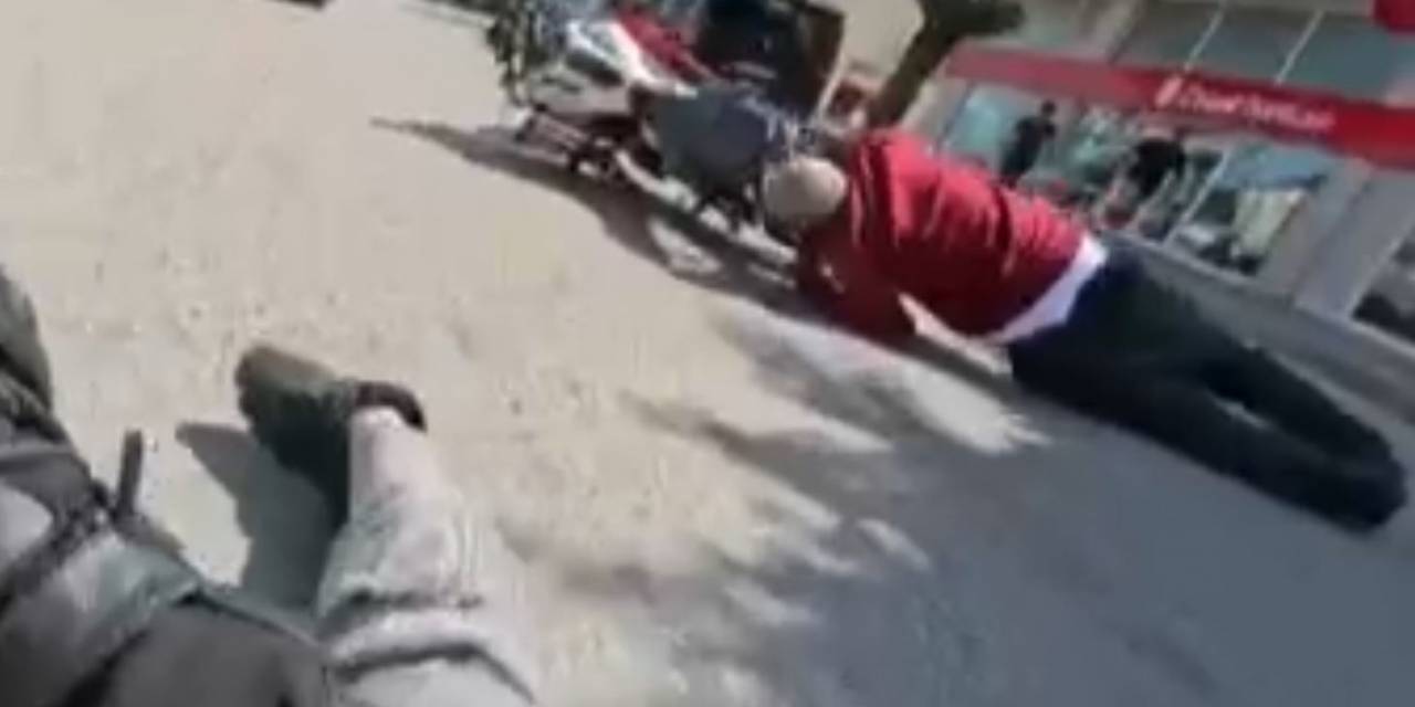 Motosiklet Sürücüsü Yayalara Çarpmamak İçin Kendini Feda Etti