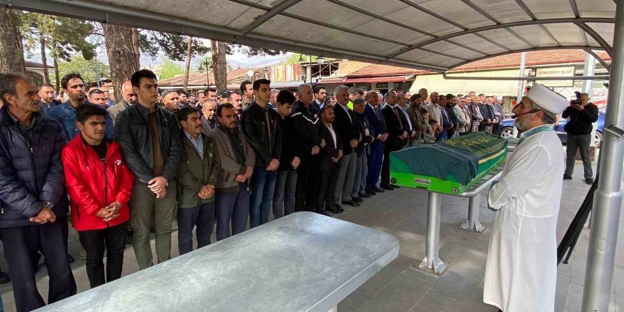 Şehit Annesi Son Yolculuğuna Uğurlandı