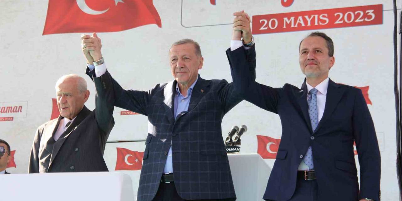 Fatih Erbakan: "milletimiz Değerlerimizle, İnancımızla Barışık Olmayanlara Ülkeyi Teslim Etmedi"