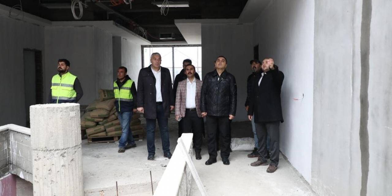 Kars Valisi Türker Öksüz, Yeni Otogar İnşaatını Gezdi