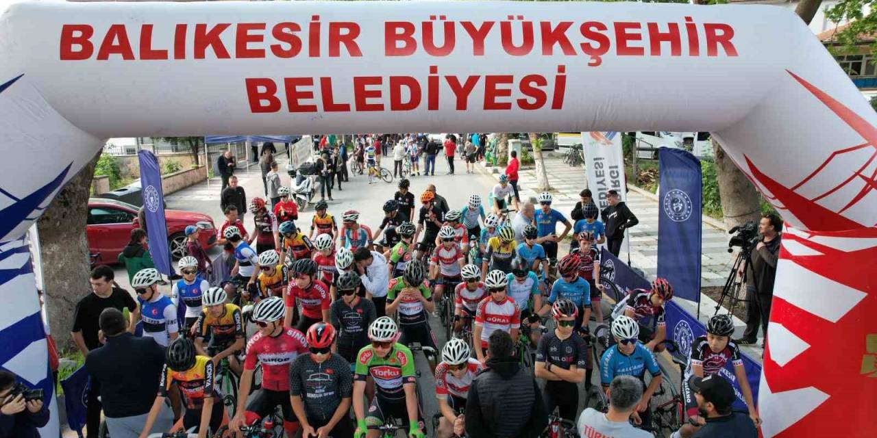 Türkiye Kupası Yol Bisiklet Yarışları Sındırgı’da Başladı