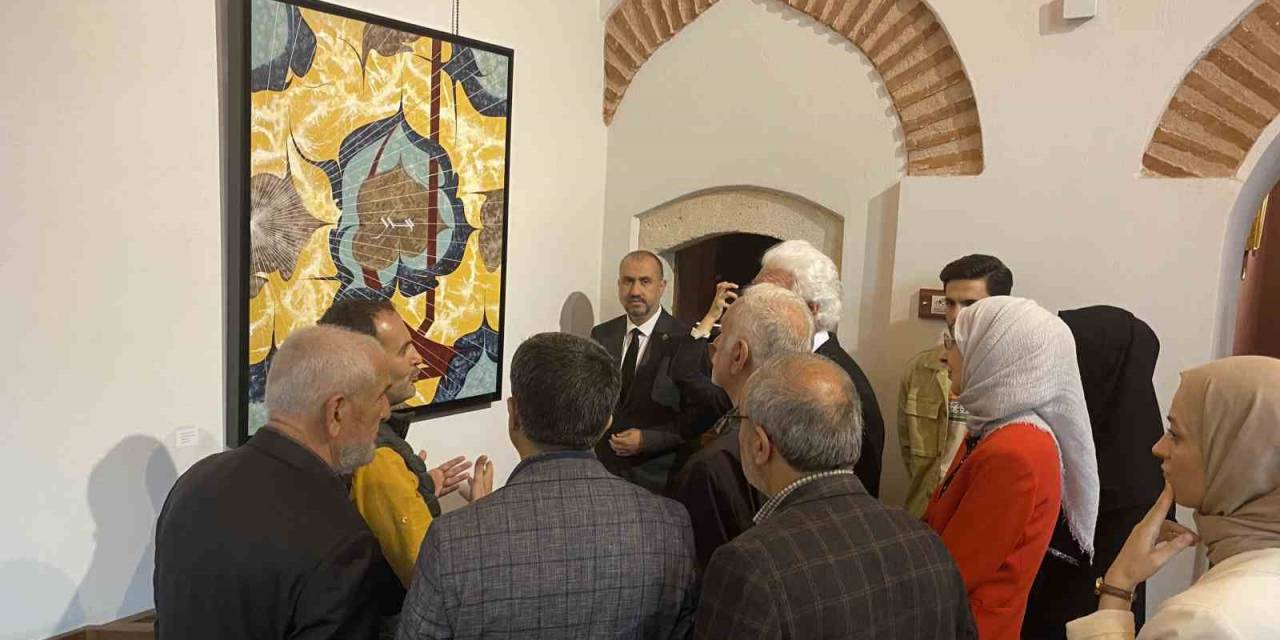 Sanatseverler, Tezhip Sergisi’nde Buluştu