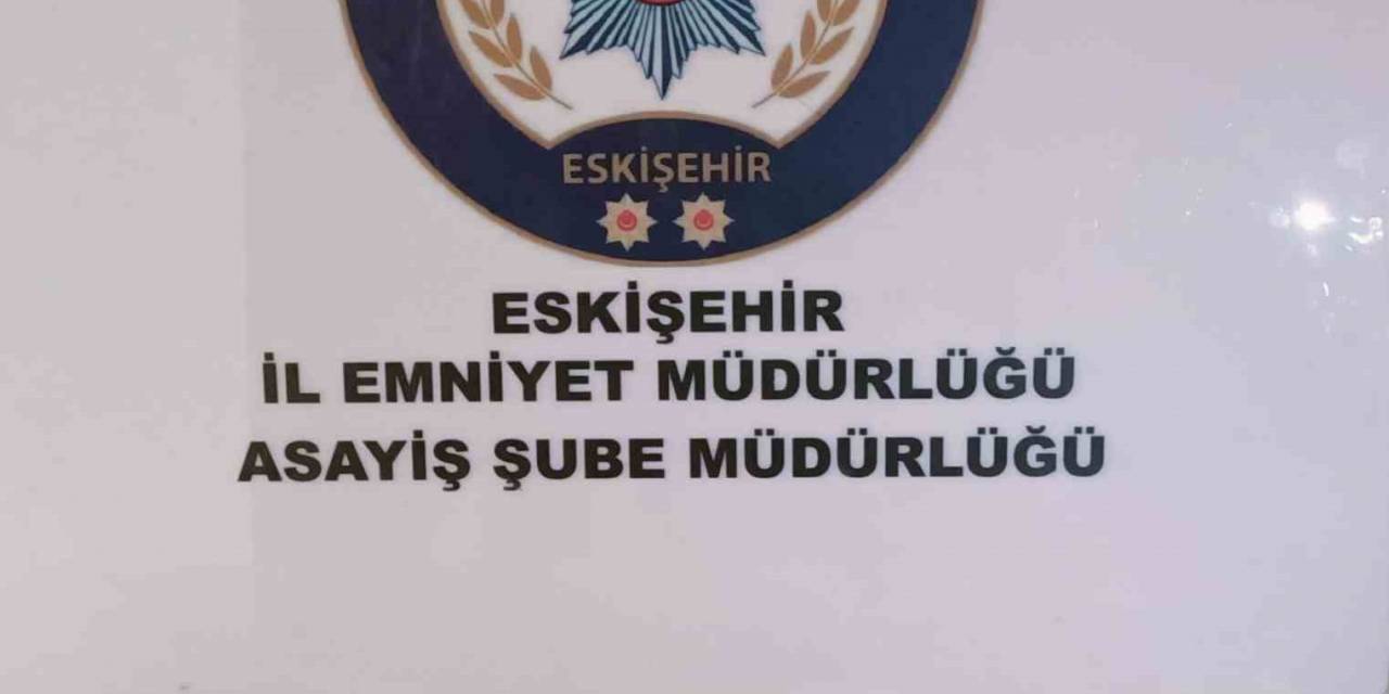Çaldıkları Ziynet Eşyalarıyla Birlikte Yakalandılar