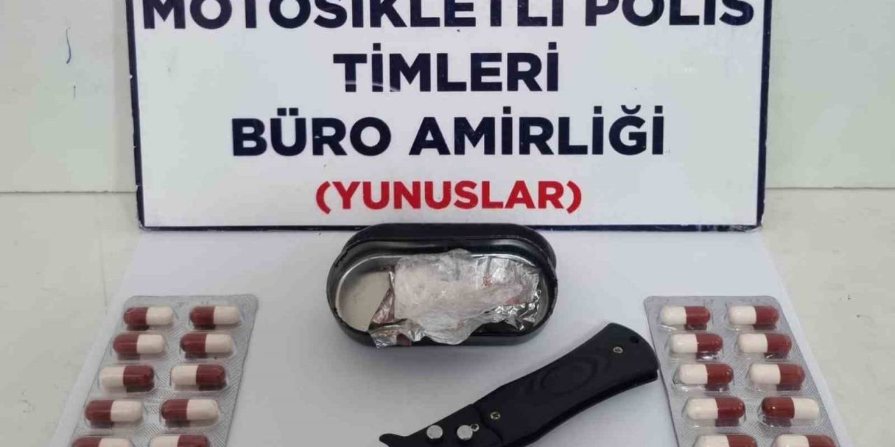 Kütahya’da Yunus Timleri Bir Kişinin Eşyaları Arasında Uyuşturucu Buldu