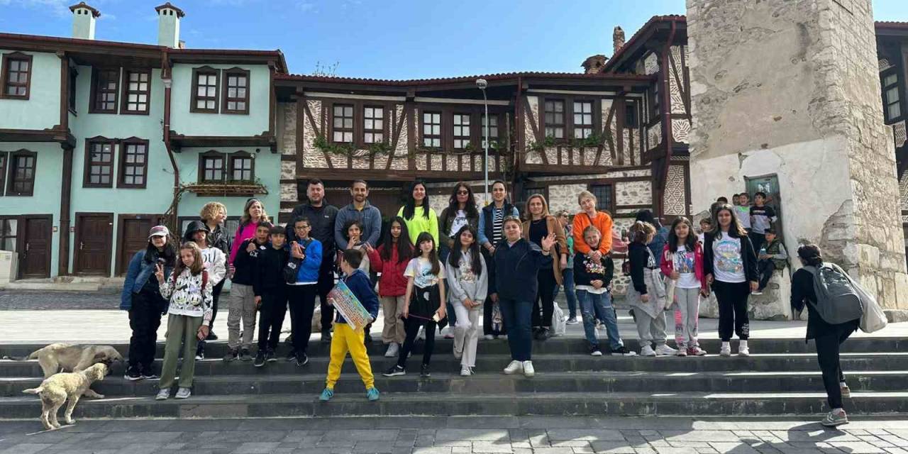 Sivrihisar Turist Akınına Uğruyor