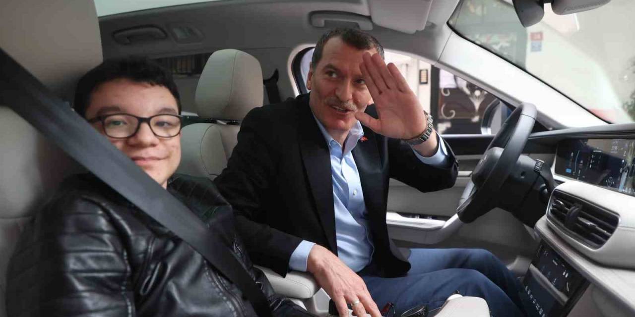 Başkan Arısoy’dan Engelli Efe Tunahan’a ’togg’ Sürprizi