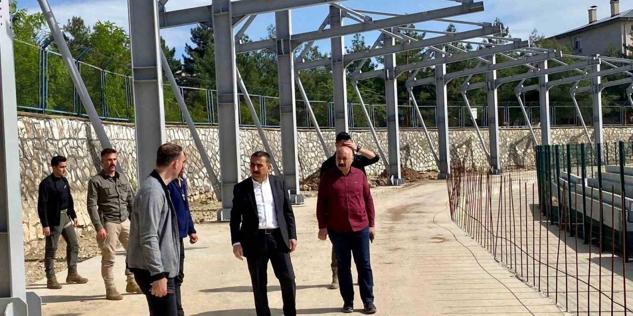 Vali Hacıbektaşoğlu, Yenileme Çalışmaları Devam Eden Statta İncelemelerde Bulundu