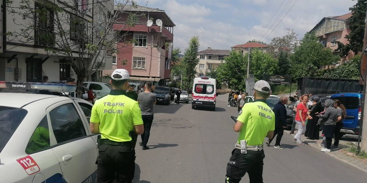 Aniden Yola Çıkan 8 Yaşındaki Çocuğa Otomobil Çarptı
