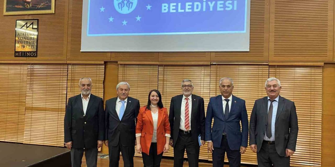 Ak Parti Genel Merkez Yerel Yönetimler Başkanlığı’nın Toplantısına Katıldılar