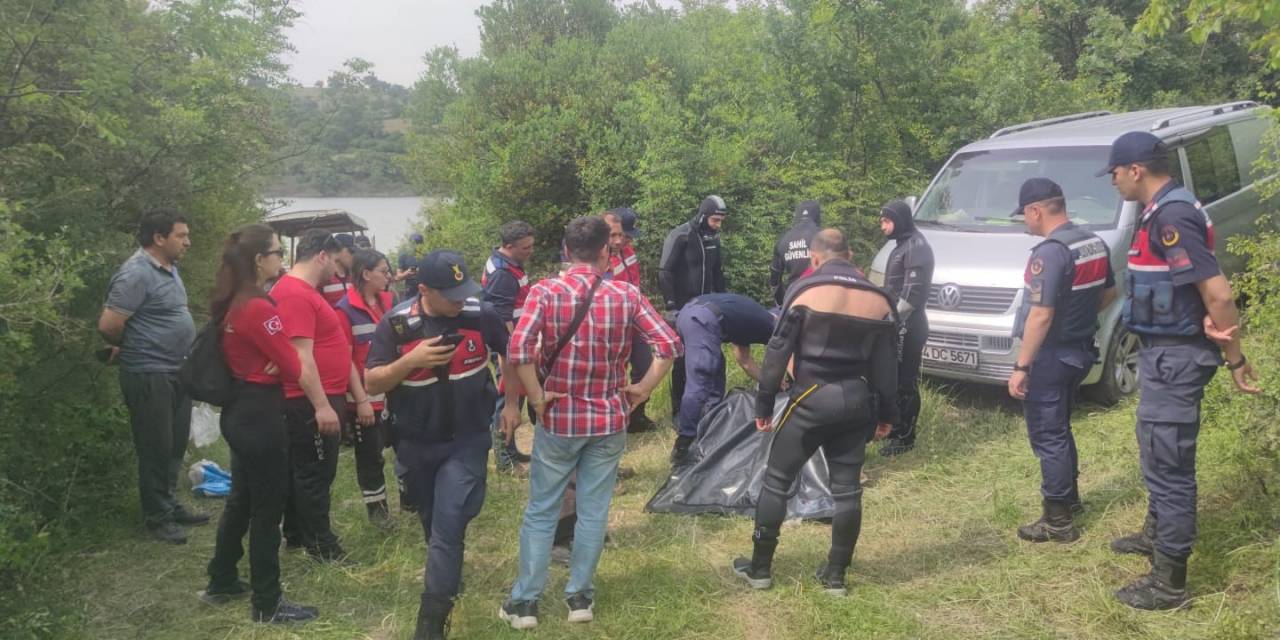Ezine’de Barajda Tekne Batması Sonucu Kaybolan Kişinin Cansız Bedenine Ulaşıldı