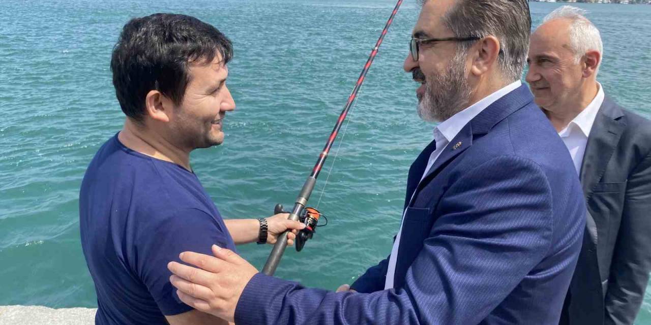 Ak Parti Milletvekili Adem Yıldırım, Sarıyer Sahilinde Erdoğan’a Destek İstedi