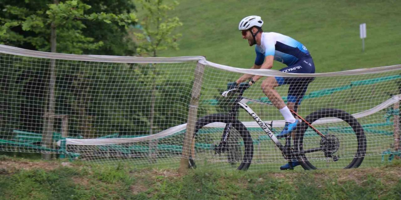 17 Ülkeden 50 Sporcu, Parkurda Kıyasıya Yarıştı