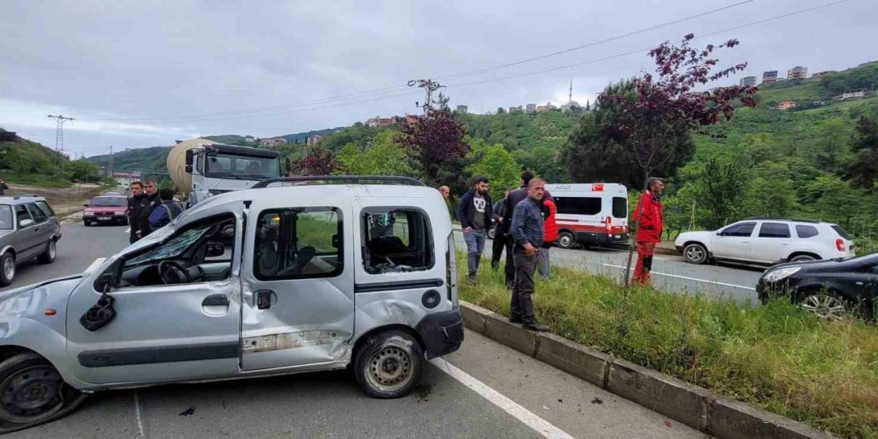 Tatbikat Dönüşü Kazaya Müdahale Ettiler