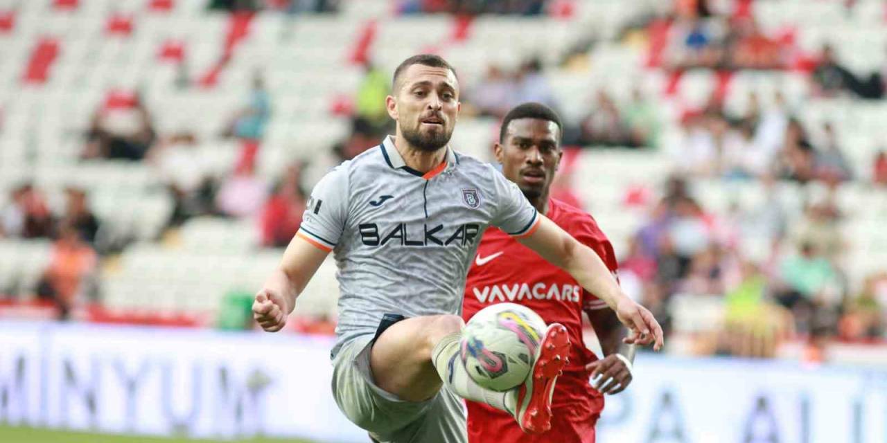 Spor Toto Süper Lig: Fta Antalyaspor: 0 - Medipol Başakşehir: 0  (ilk Yarı)