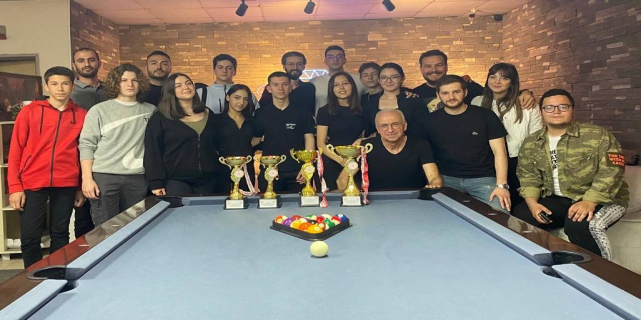 Gençler Bilardoda İstekaları Konuşturdu