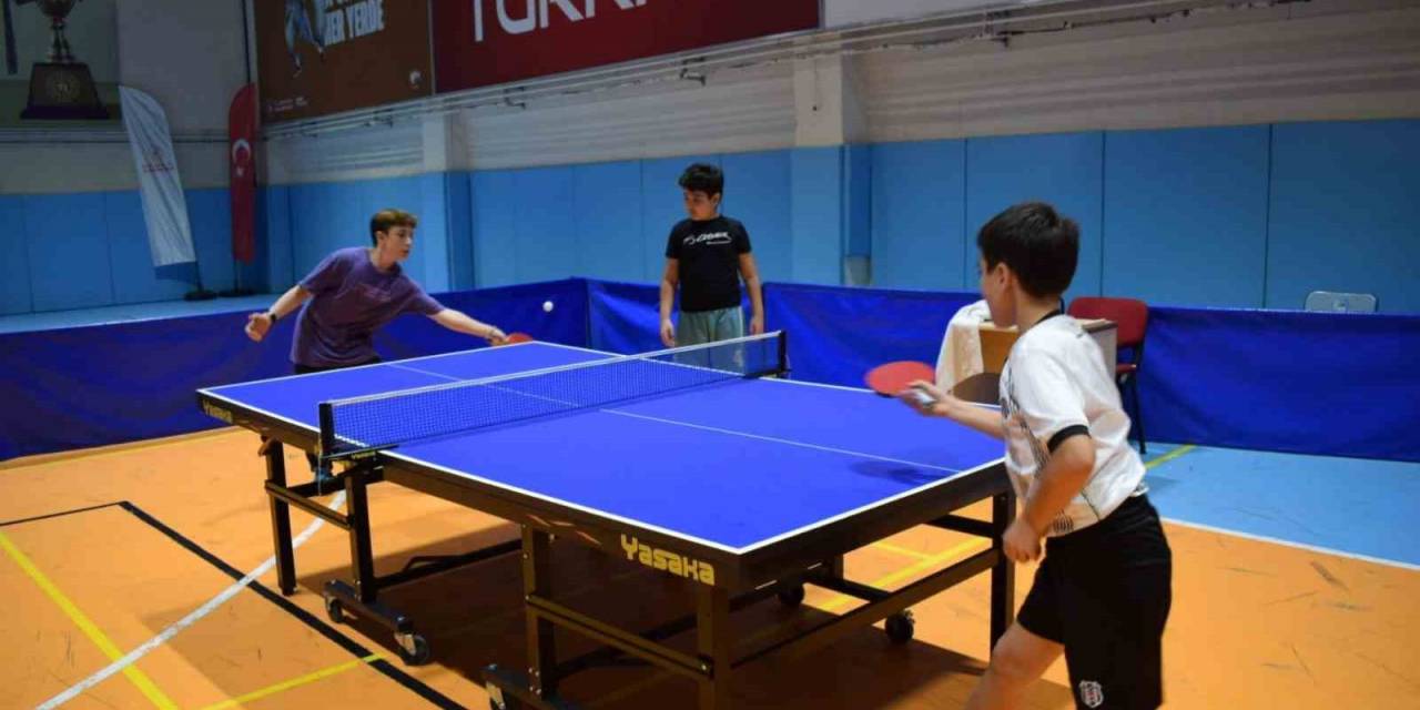 Afyonkarahisar Gençler Ferdi Masa Tenisi Müsabakaları Tamamlandı