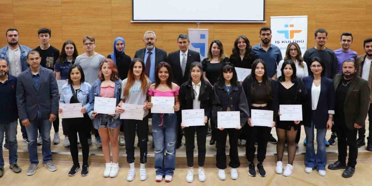 Nevü’lü Öğrenciler İş Kulübü Eğitimi’ne Katıldı