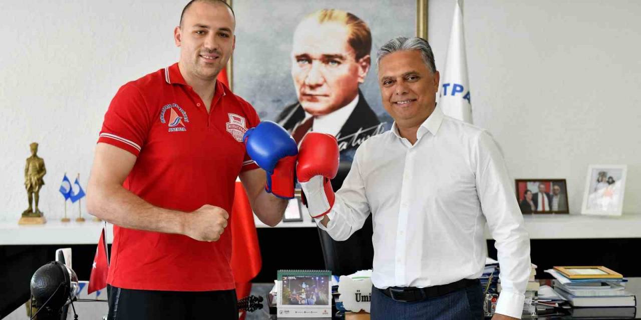 Tüm Maçlarını Nakavtla Kazanarak, Kupanın Sahibi Oldu