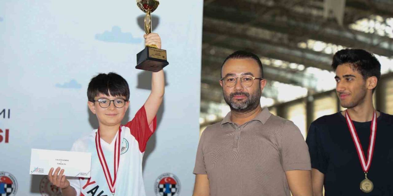 Satranç Turnuvası Ödül Töreni Yapıldı