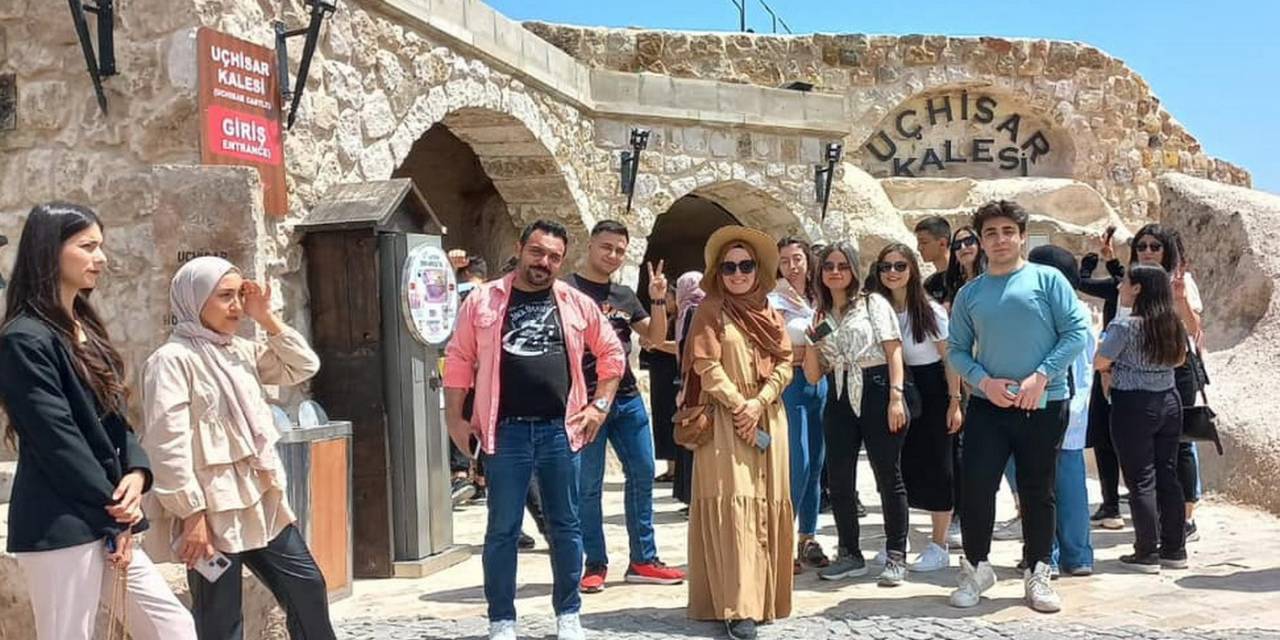 Akdenizli Gençler Kapadokya’yı Gezdi
