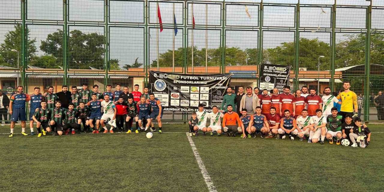 Bursa’da Turnuva Dünyaca Ünlü Yıldızın İmzalı Topuyla Başladı