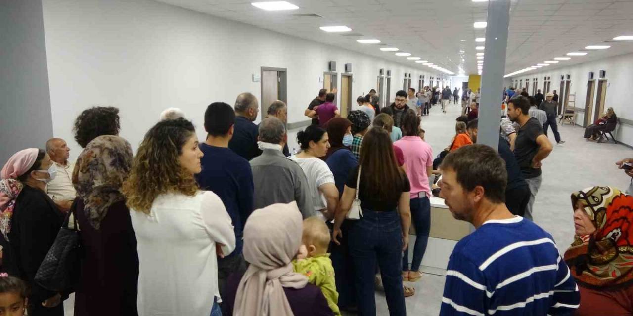 2 Ayda Tamamlanan Defne Devlet Hastanesi’nde Hasta Yoğunluğu