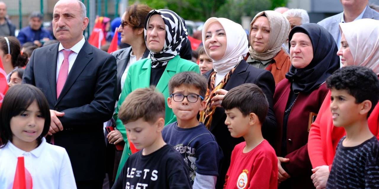 Erenler’de Yenilenen Oyun Sokağı Hizmete Açıldı
