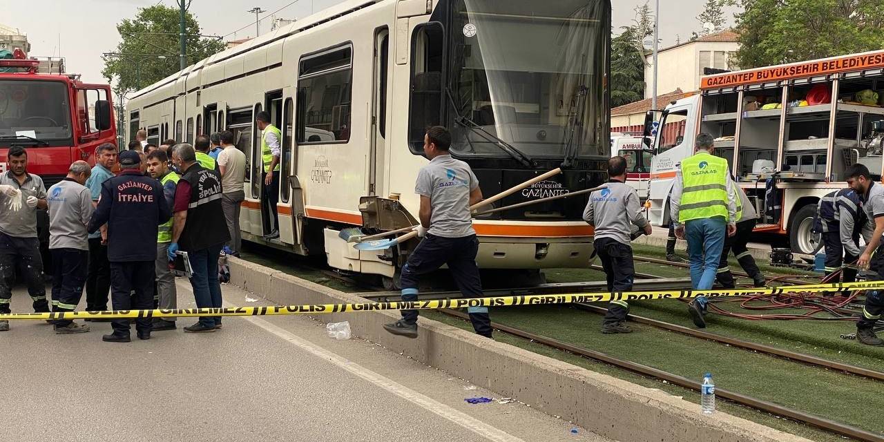 Çöp Atmaya Giden Genç Tramvayın Altında Kaldı
