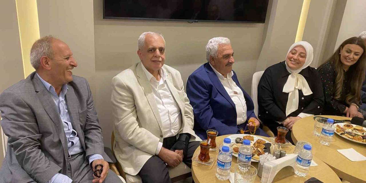 İstanbul’da Doğu Ve Güneydoğu Kanaat Önderlerinden Erdoğan’a Destek