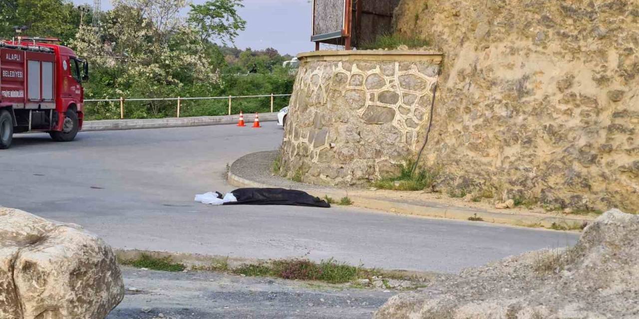 Falezlerden Düşen Genç Hayatını Kaybetti