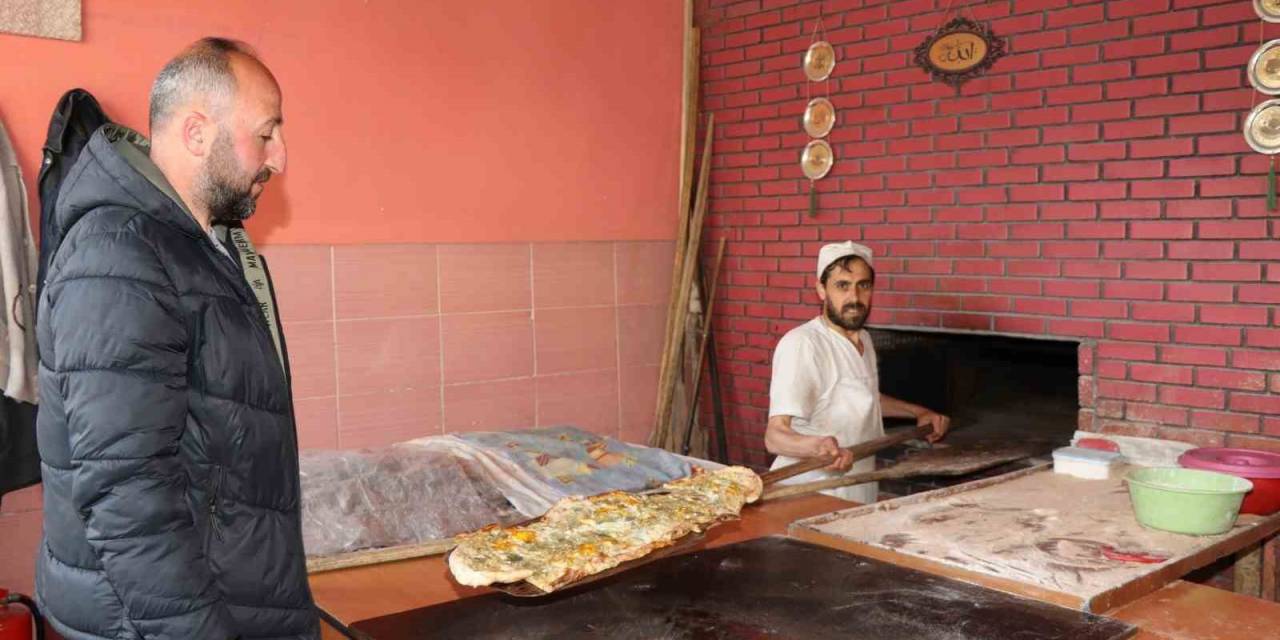 Oltu Yağlısı Lezzetiyle Parmak Isırtıyor