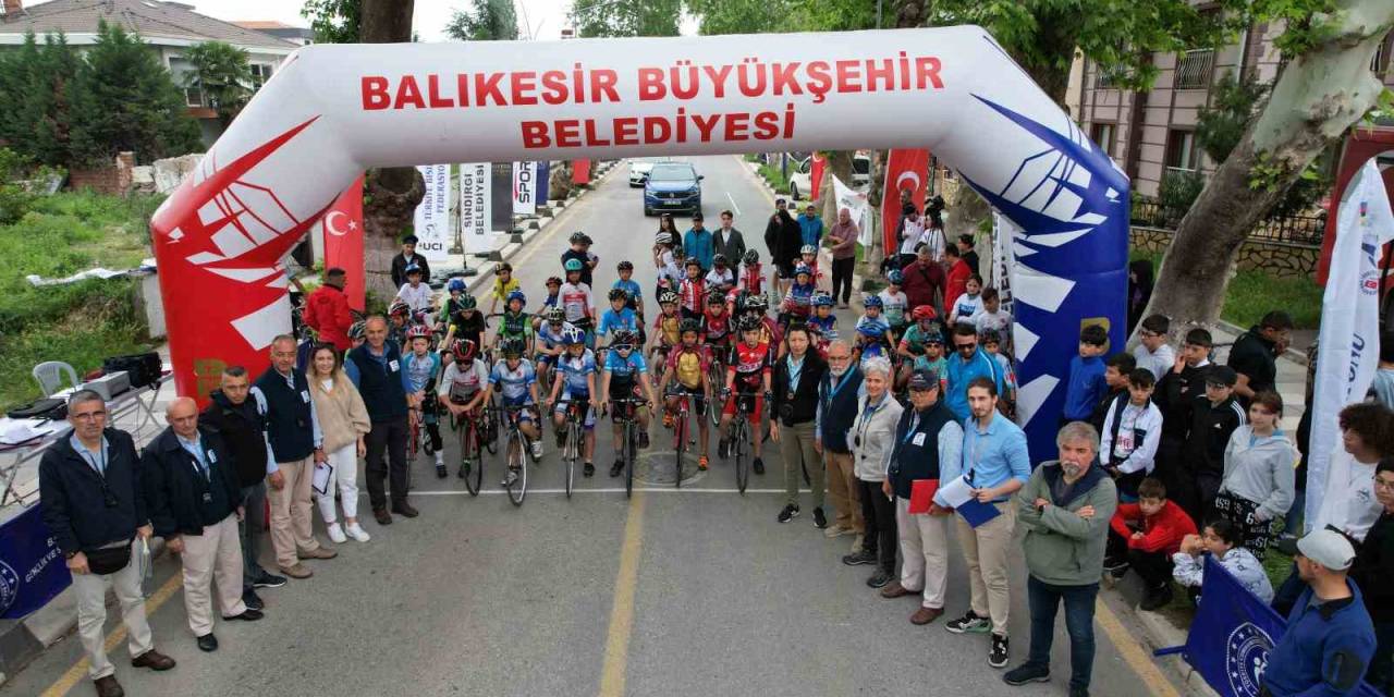Yol Bisiklet Yarışları Dolu Dolu Geçti