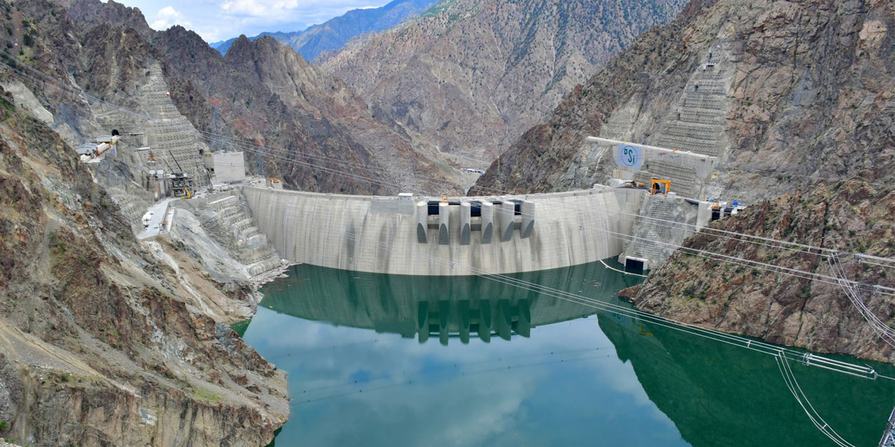 Yusufeli Barajı'nda elektrik üretimi başladı