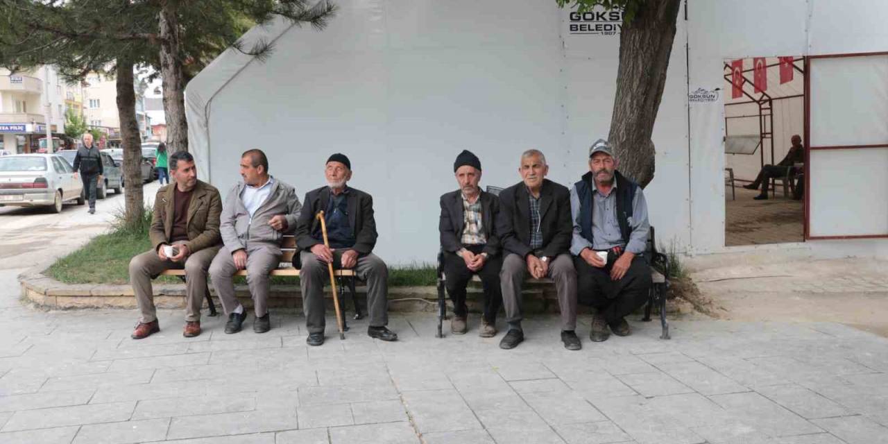 Bu İlçede Bitmek Bilmeyen Depremler İlçe Sakinlerini Tedirgin Ediyor