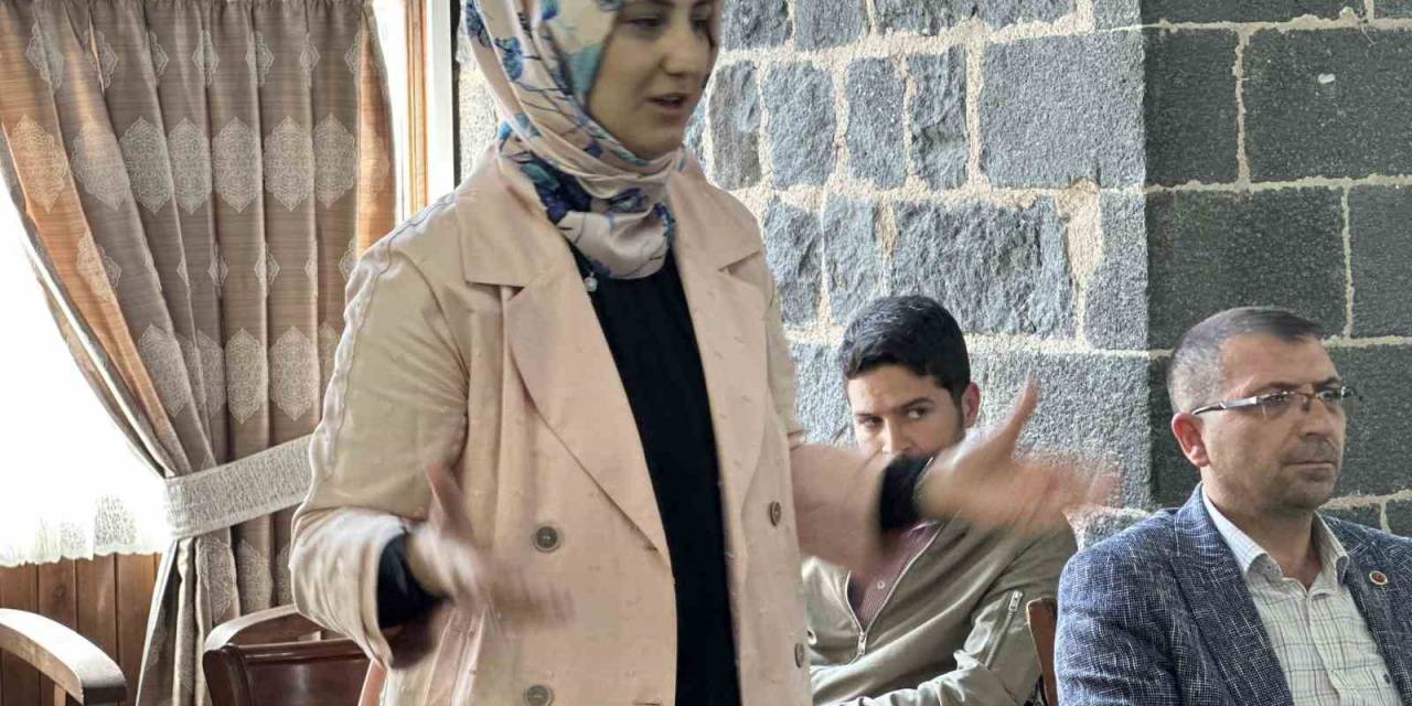 Siverek’te Aşiret Liderlerinin Katılımıyla Madde Kullanımıyla Mücadele Toplantısı Yapıldı